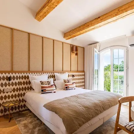 Le Quatre Saisons Et Ses Raffinees 300 E Par Chambre Σαιν-Τροπέ